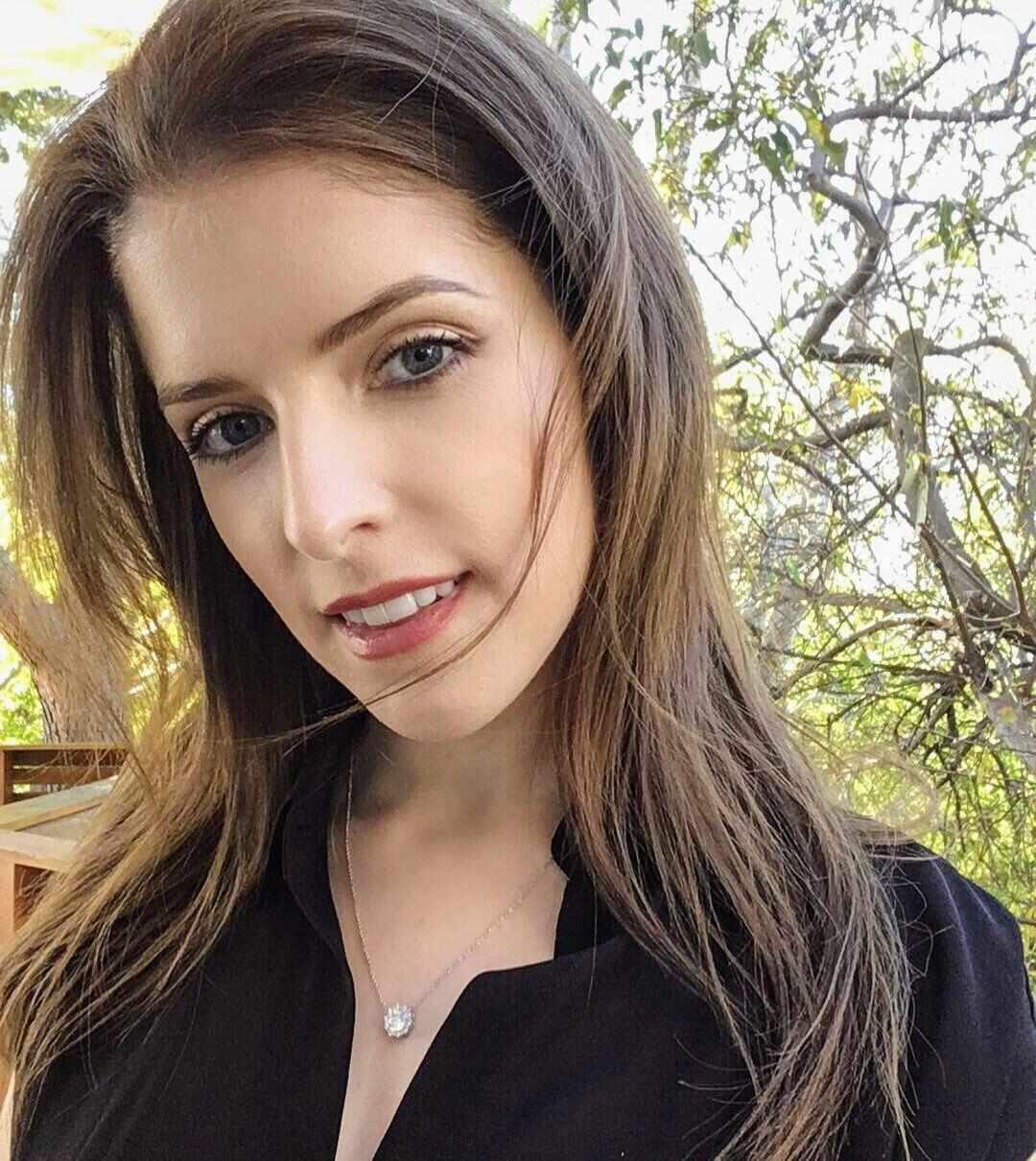 Anna Kendrick gif hunt