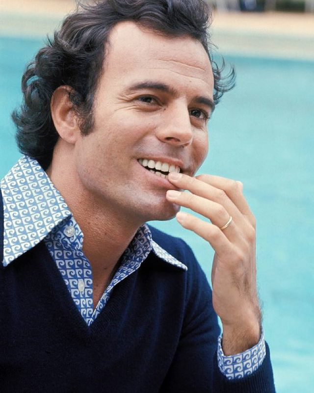 Who is Julio Iglesias? Age, Net Worth, Children, Son